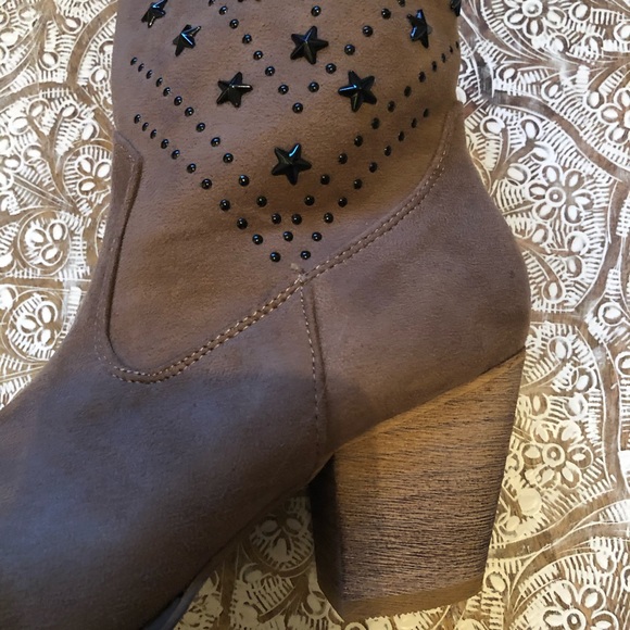 Country Chic Star Booties With 3” Heel - Picture 8 of 13